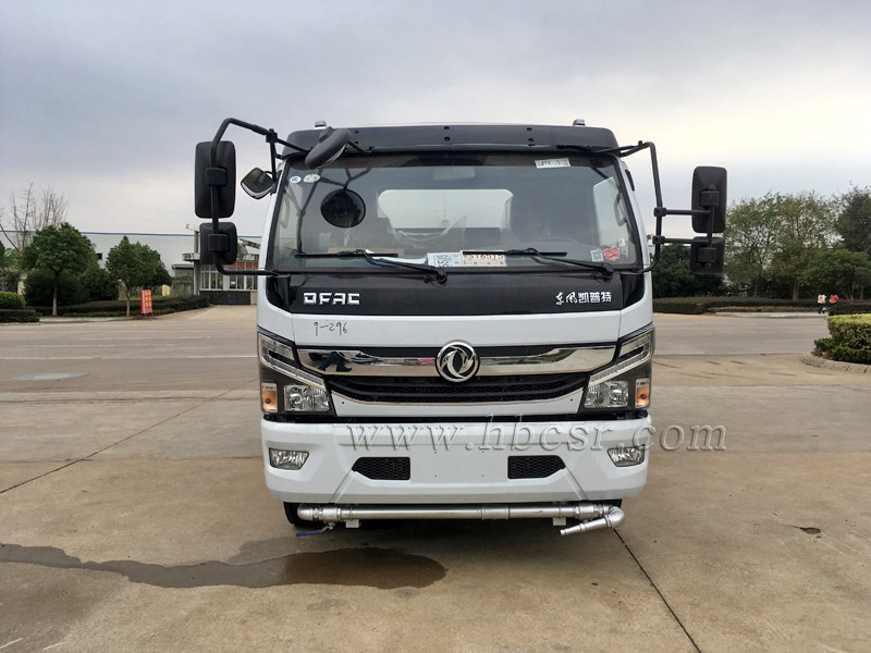 東風多利卡10噸灑水車右側45度角圖片