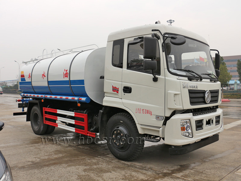 東風(fēng)專(zhuān)底10噸12噸熱水運(yùn)輸車(chē)